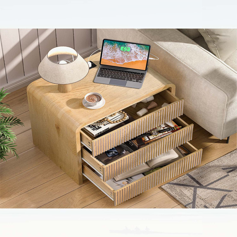 Table de chevet moderne cannelée avec station de charge, 3 tiroirs et ports USB, design Mid-Century pour chambre à coucher et espace de vie