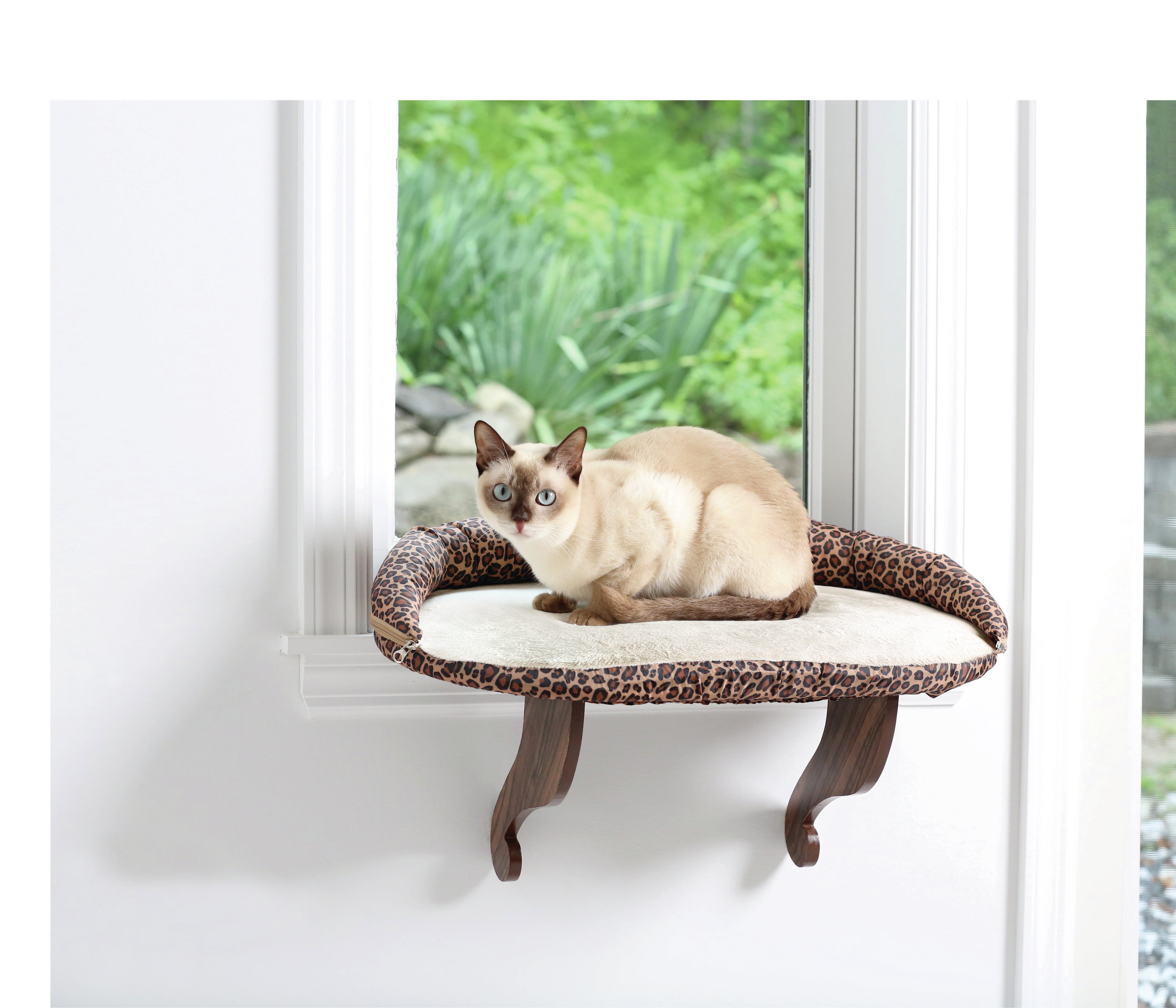 Deluxe kitty sill with clearance bolster