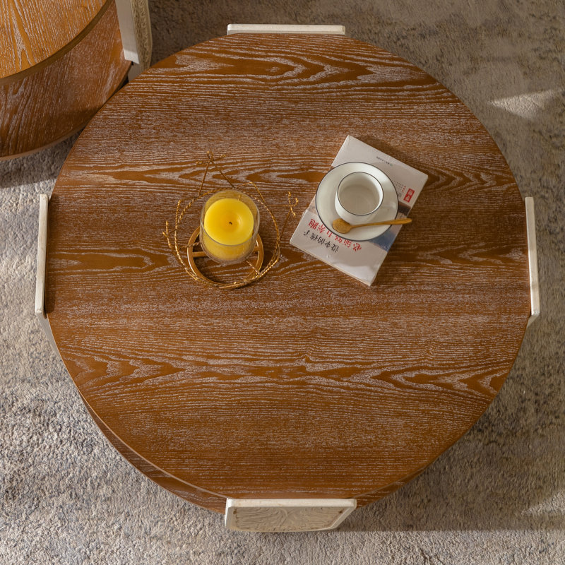 Table de bout de style rétro avec rangement double couche, table basse en bois massif pour petits espaces, cadre de rangement double à installation simple et polyvalente, fonctionnalité moderne