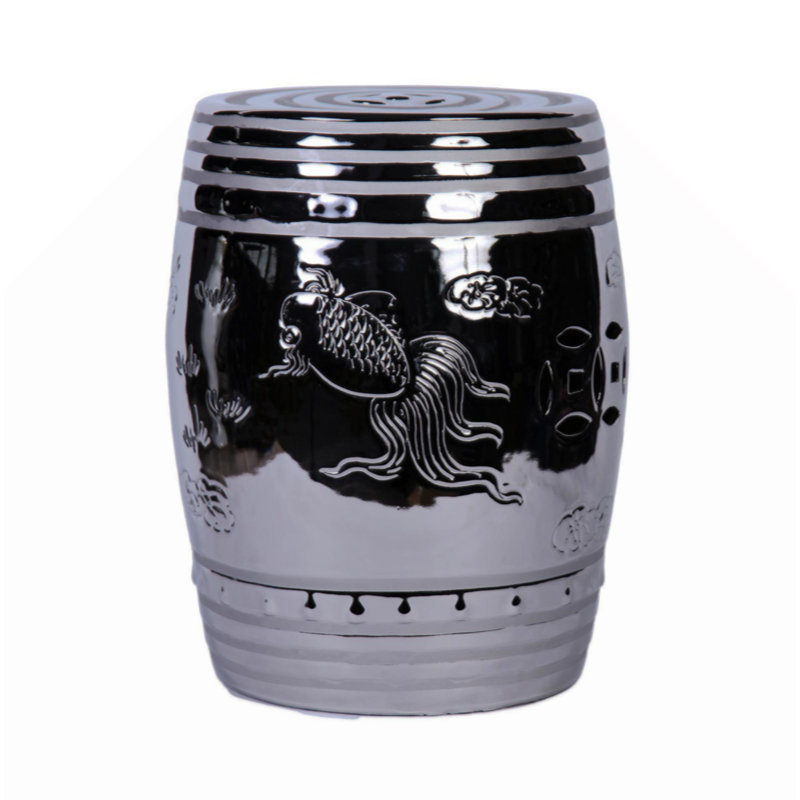 Table de bout avec motif asiatique gravé, Silver