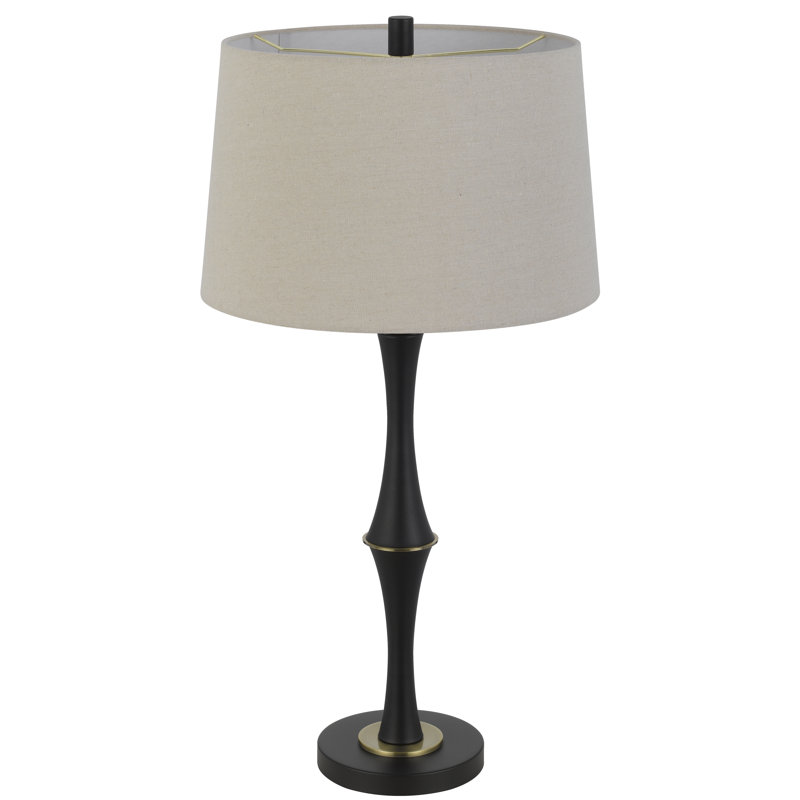 Lampe de table Cohoes, 79 cm de hauteur, en métal noir mat avec détails en laiton antique et abat-jour en lin.