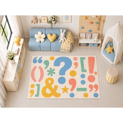 Tapis d'intérieur ultramince 152 x 213 cm (5' x 7') à motifs de ponctuation et symboles, idéal pour la chambre d'enfant, la crèche, la salle de classe et la salle de jeux. Doux et à poils courts, avec revêtement antidérapant en silicone.