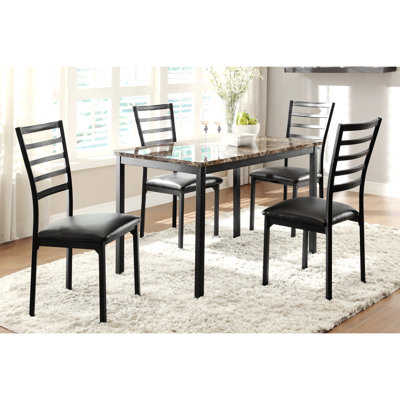 Petit ensemble de salle à manger 5 pièces ensemble table en faux marbre et 4 chaises d'appoint avec cadre en métal noir
