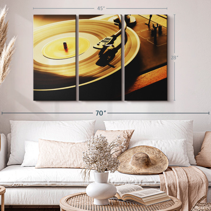«Spinning Vinyle», 3 pièces sur toile, H 28 po x l 45 po x P 1,25 po