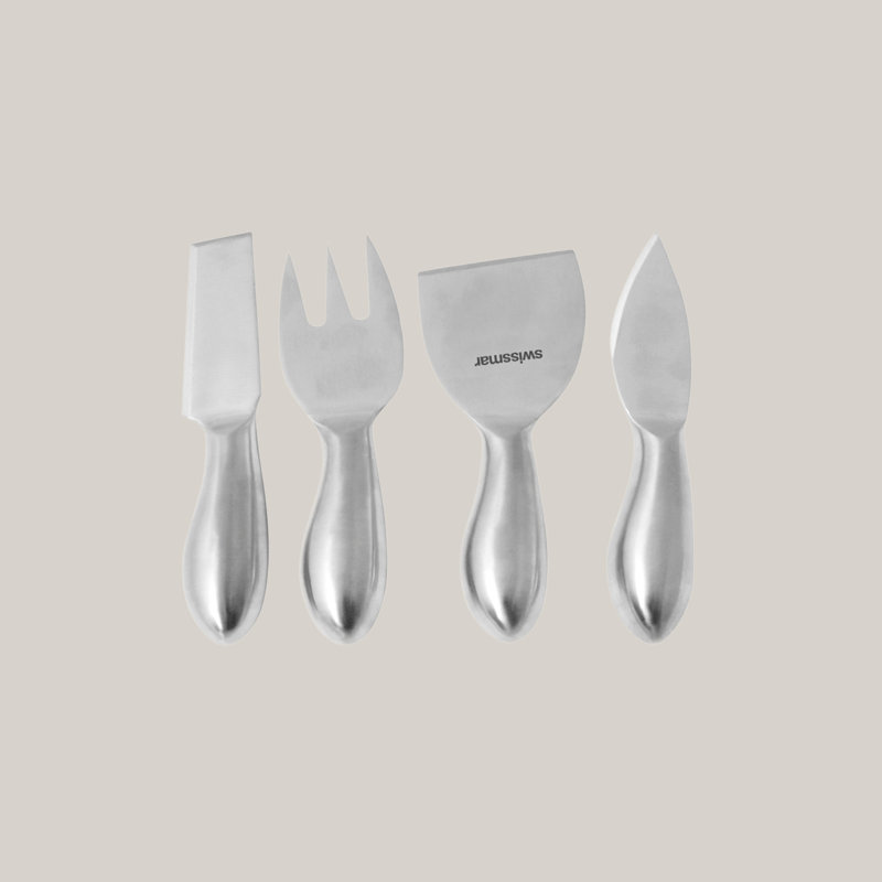 Cet ensemble combine un savoir-faire de qualité avec un charme moderne, prouvant que les grandes choses viennent vraiment dans les petites tailles.