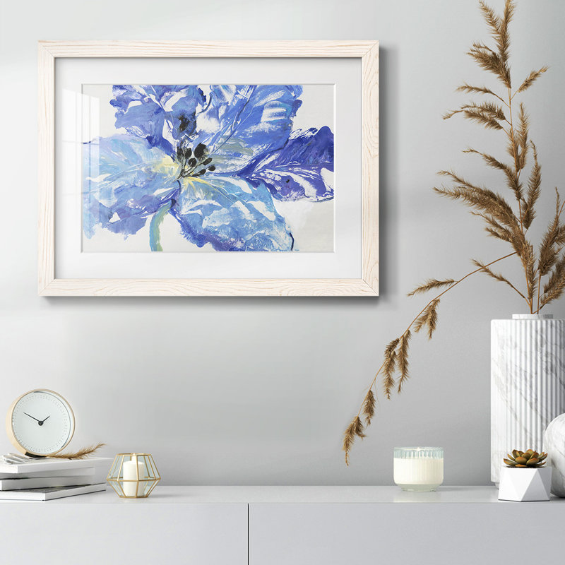 Fleur Bleue I - reproduction encadrée rustique avec tableau mat, Blanc, H 28 po x l 42 po x P 1,5 po