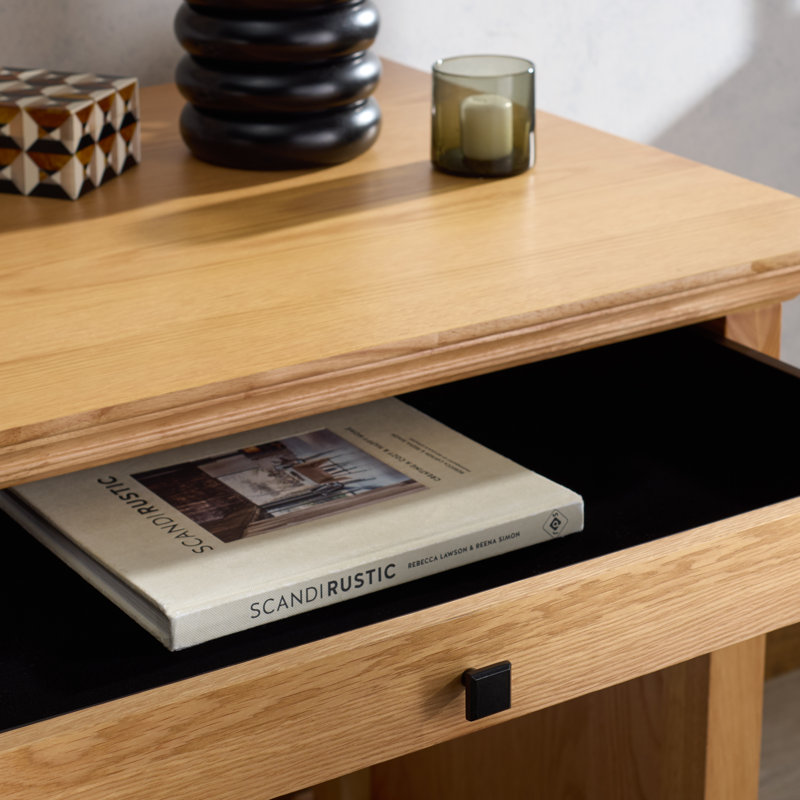 Bureau en bois 4 tiroirs Shorecrest, Natural / Brass