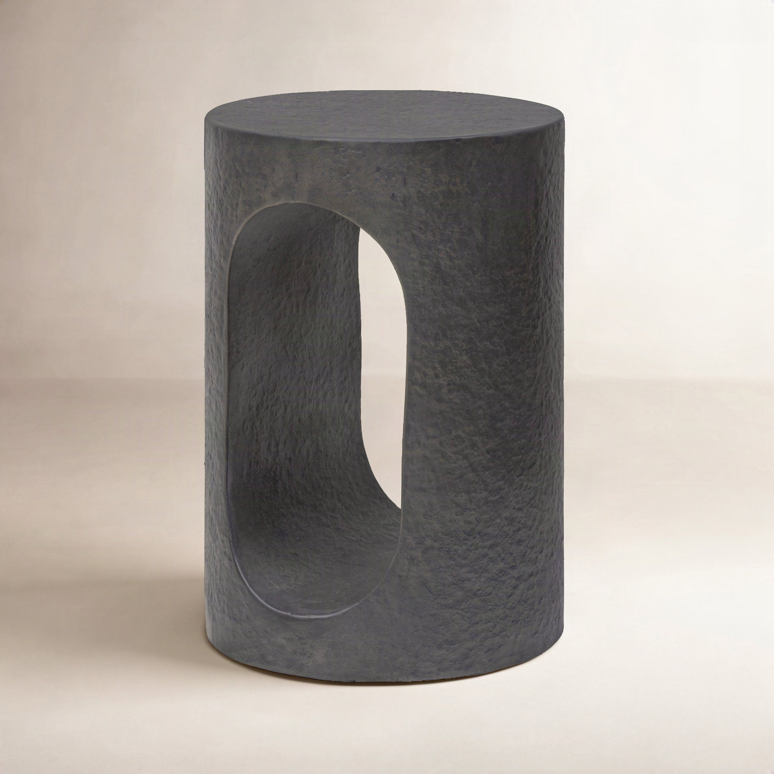 Mildura End Table, Distressed Graphite Concrete