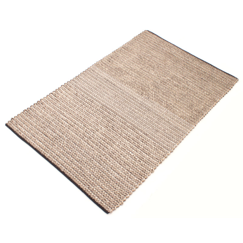 Tapis gris clair / noir en laine tressé à la main Baltierra