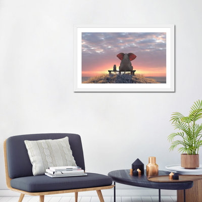 «Elephant and Dog Watch the Sunrise on the Seashore» par Mike Kyiv - reproduction d'art