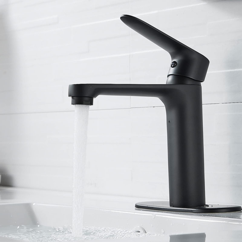Single-Hole Bathroom Faucet with Drain Assembly