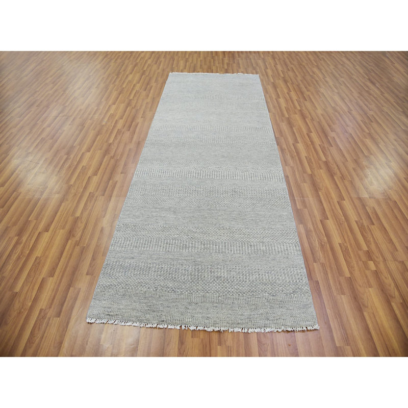 Tapis de couloir gris nouvel âge Casimera 4 pi x 10 pi 6 po Casimera