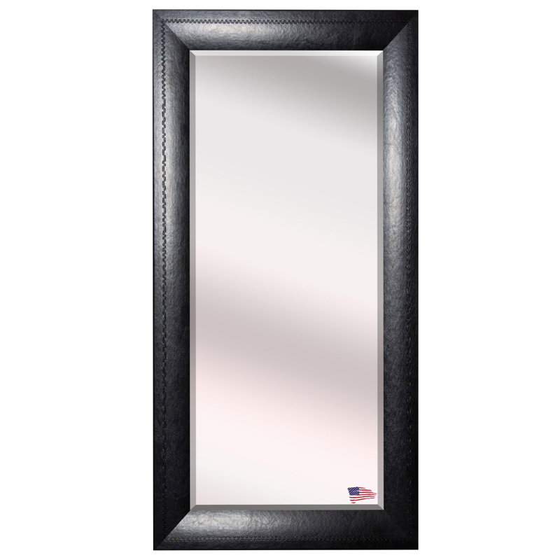 Miroir mural biseauté en cuir cousu, H 71 po x l 31 po