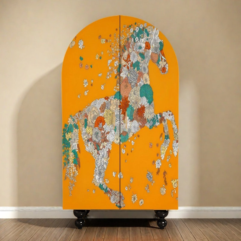 Armoire arquée avec tablettes et portes