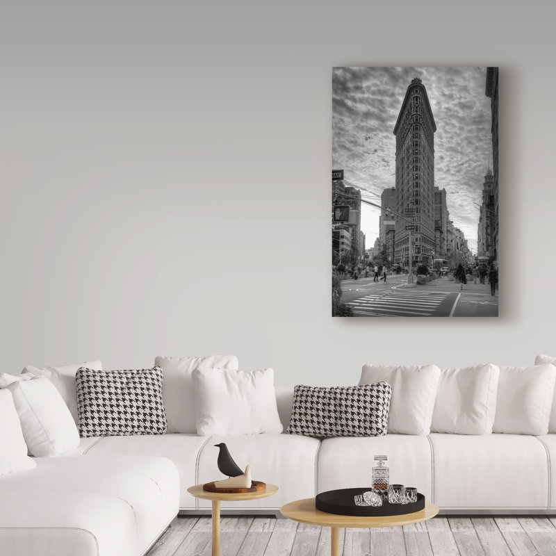 «Flat Iron» Avisha, reproduction de photo sur toile tendue, H 19 po x l 12 po