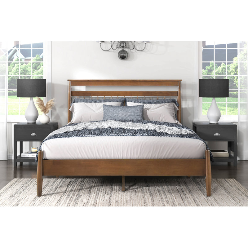 Lit plateforme dans une boîte de style transitionnel avec finition bois de châtaignier, Grand lit