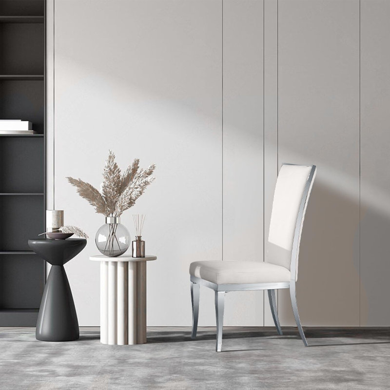 Ensemble de 4 chaises de salle à manger en velours blanc avec pieds argentés en miroir