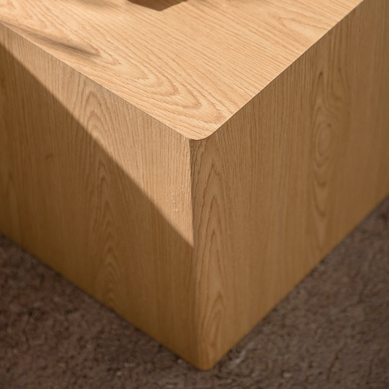 Tables de bout modernes en bois massif, conception peu encombrante pour un usage domestique