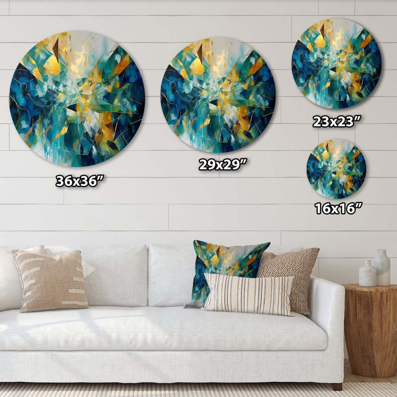 «Golden Explosion Triangles VI», art mural rond abstrait géométrique sur métal, H 23 po x l 23 po x P 1 po