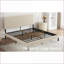 Structure de lit plateforme très grand en métal - Beige silencieux robuste de 800 lb pour la chambre principale