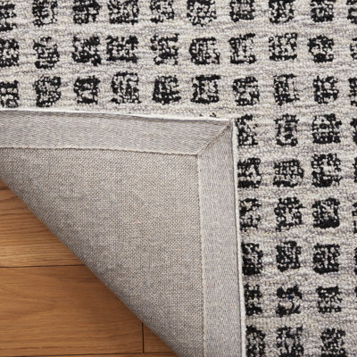 Everdine Hand-Tufted Geometric Wool Rug