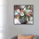 Tulipes blanches dans un vase - reproduction d'art murale encadrée