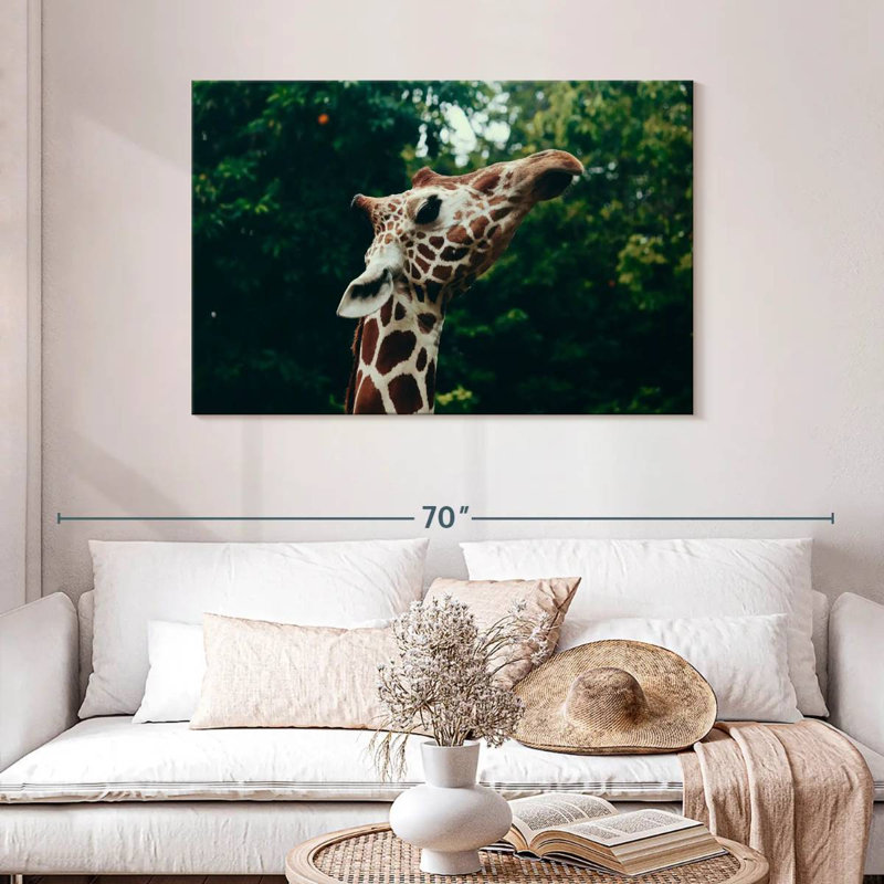 Brampt Giraffe Head Close-Up, 8" H x 12" W