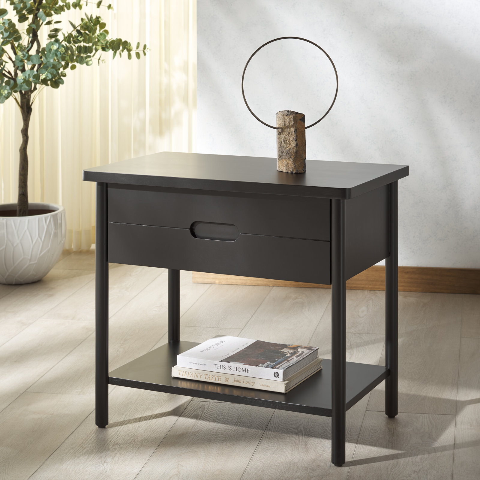 Hanaan 28'' W Nightstand, Black