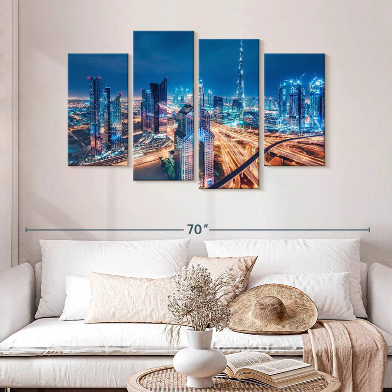 Futuristic dubai skyline Sireci, H 32 po x l 52 po