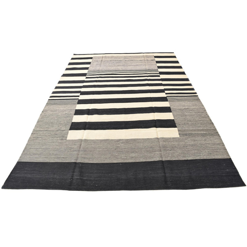Tapis noir et blanc Ohlson