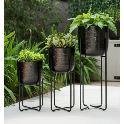 Ensemble de pots à fleurs en métal avec motif martelé texturé et supports géométriques modernes, décoration décorative pour l'intérieur ou l'extérieur, ensemble de 3