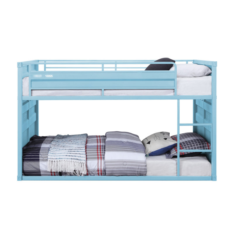 Lit superposé en métal avec une position correcte et une surface de matelas de 6 po suggérant une profondeur de 41,88 po