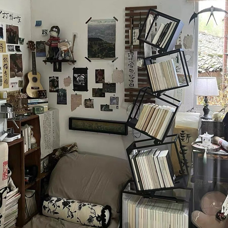 Stylish and Aesthetically Pleasing Bookshelf Decor