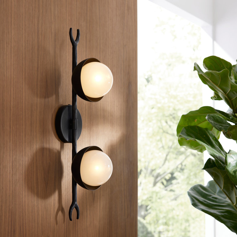 Churchill 2 - Light Wallchiere