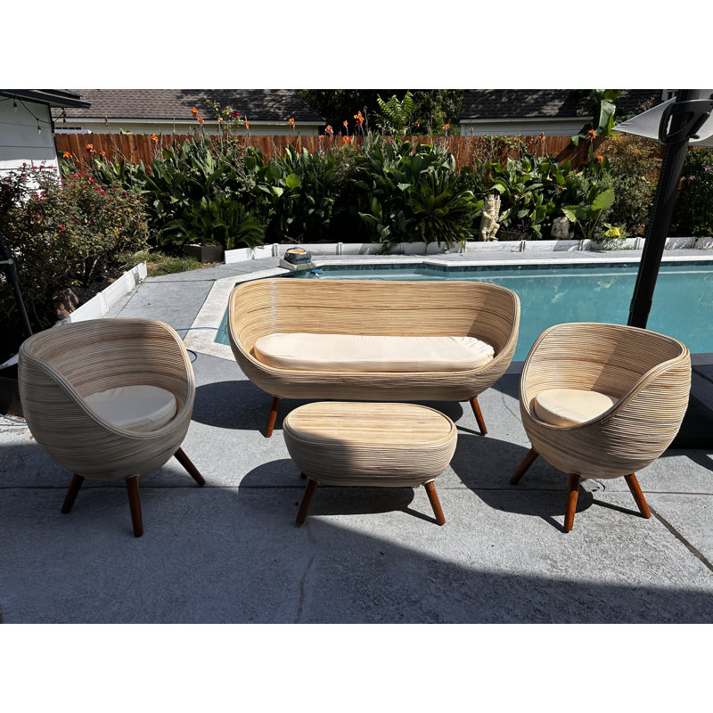 Ensemble de conversation en rotin naturel (canapé, 2 chaises et table basse)