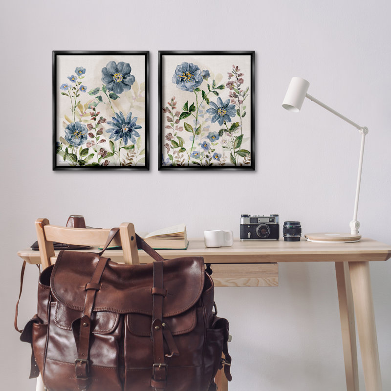 Ensemble de 2 toiles flottantes Blush Blue Flowers, design par Sally Swatland, H 21 po x l 17 po, Cadre flottant noir de jais