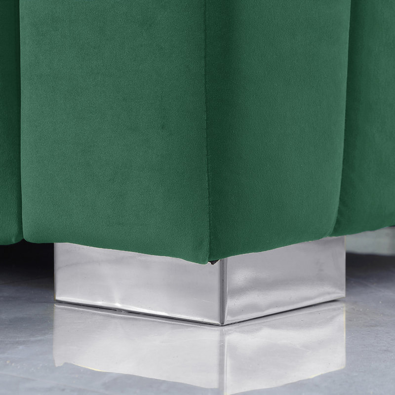 Causeuse en velours à accoudoirs carrés 62,6 po Clifford, H 27,56 po x l 62,6 po x P 33,86 po, Vert, Argent argent