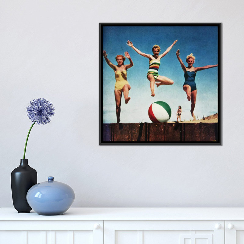 « saut de filles », impression sur toile, H 18 po x l 18 po x P 1,5 po, Toile avec cadre noir, Pas de tapis