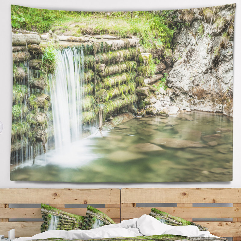 Tapisserie cascade paysage artificiel, H 32 po x l 39 po
