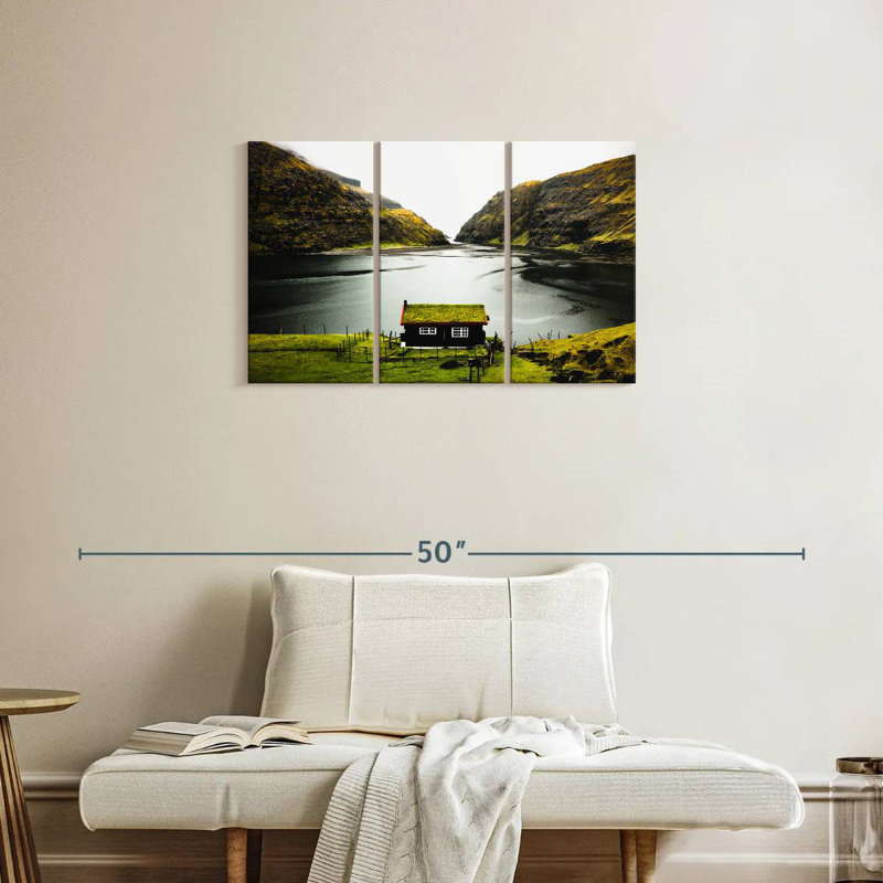 Alvord Faroe Island House, H 20 po x l 33 po