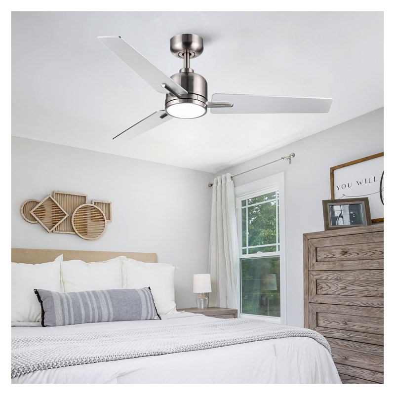 Ventilateur de plafond à profil bas en nickel brossé 48 pouces avec éclairage