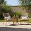 Ensemble de 2 chaises berçantes élégantes en fer avec finition érable et table d'appoint en béton et acacia pour la détente en plein air