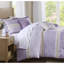 Couette et oreiller en seersucker pour lit double/queen - Décor shabby chic, trois motifs floraux, oreillers lavables à la machine, aspect jeté, motifs séparés par de la dentelle, rembourrage