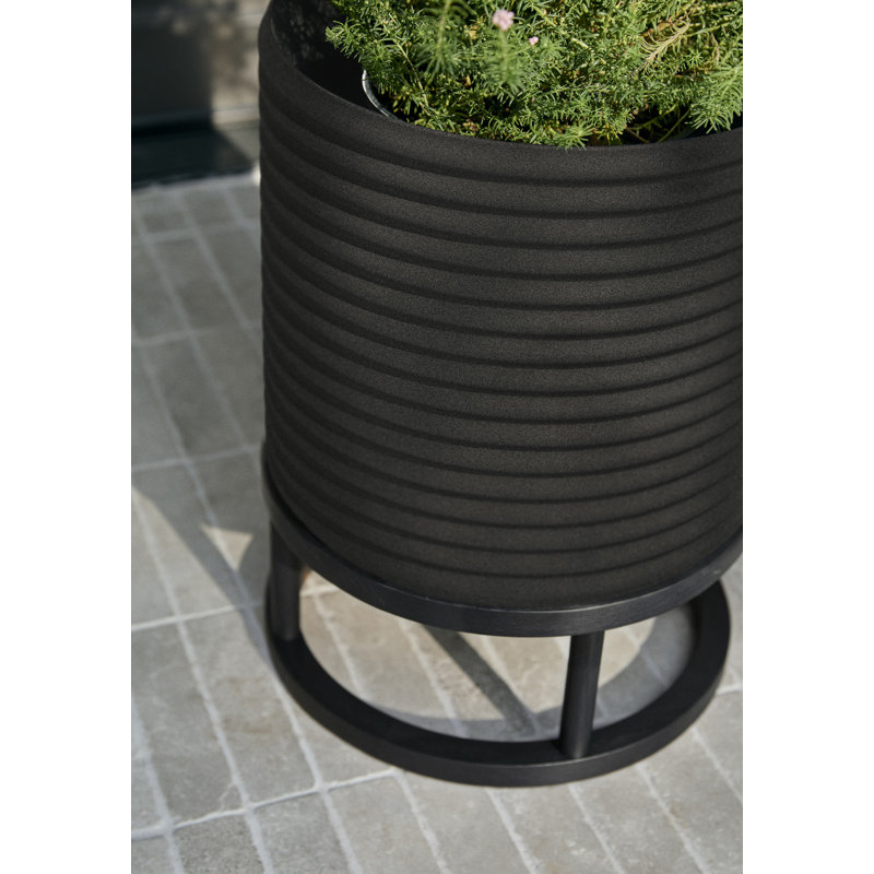 Veradek Mod Series Raised Short Planter with Stand, Set of 2, Black/Black