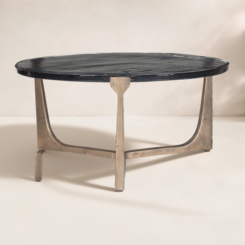 Table basse d'extérieur en laiton Ralphie Uttermost Bohdi