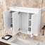 Armoire à miroir murale de 35 pouces avec tablettes réglables et charnières à fermeture en douceur-129455601