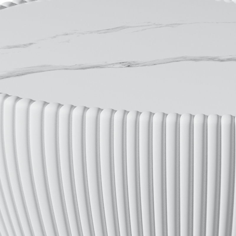 Table basse moderne en forme d'œuf d'oie avec plateau en pierre frittée et structure en cuir microfibre pour la décoration du salon