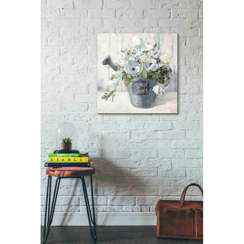 «Garden Blooms II Blue Crop» par Danhui Nai, art mural sur toile, H 26 po x l 26 po x P 1,25 po