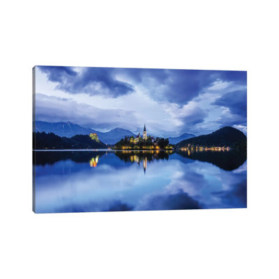 Slovénie. «Lake Bled At Sunset» par Jaynes Gallery - Photographie sur toile tendue