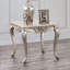 Table de bout de style traditionnel avec pieds incurvés et structure sculptée en bois massif-2067699968